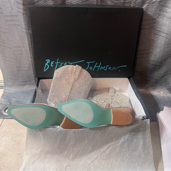 BRAND NEW! Betsey Johnson Dalas rhinestone nude/cream cowgirl boots PRICED AS IS - Picture 4 of 6